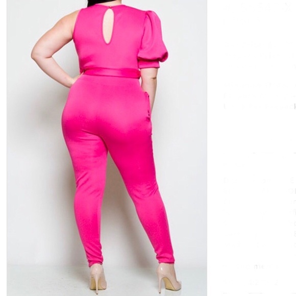 Quum | Fuchsia One Sleeve Plus Size Jumpsuit - Picture 3 of 4